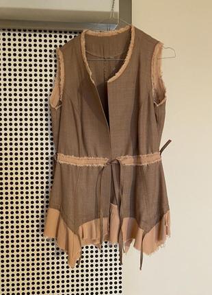 Жилет 46 незвичайний