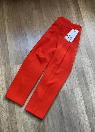 Нереальные новые красные классические прямые штаны, брюки с защипамы на высокой посадке zara, p.s/m