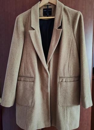 Пальто коричневе. ідеальний стан. розмір 16, 44