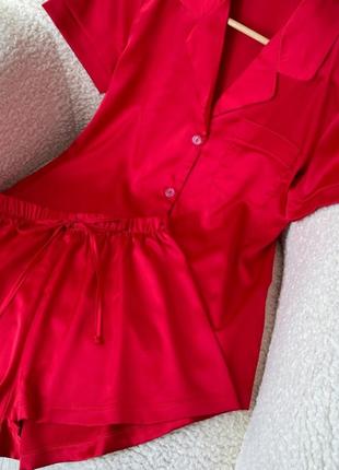 Шелковый красный костюм для дома рубашка с шортами піжама1 фото