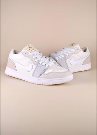 Жіночі кросівки air jordan low beige