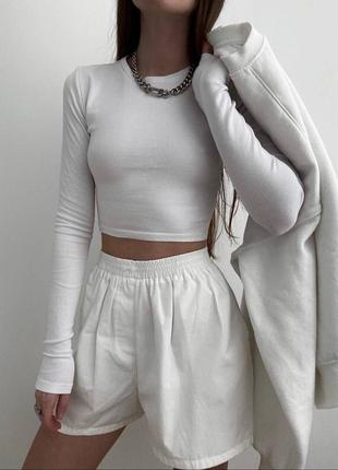 Білий світлий укорочена базова кофта однотонна лонгслив коротка обтягуючий з довгим рукавом стильний трендовий