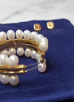 Серьги кольца с натуральным жемчугом, tory burch, позолота 18к
