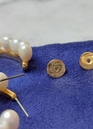 Серьги кольца с натуральным жемчугом, tory burch, позолота 18к