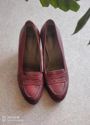 Лоферы на каблуке brax