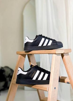 Adidas суперстар black