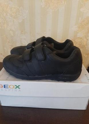 Кросівки geox 33. шкіра. гарний стан