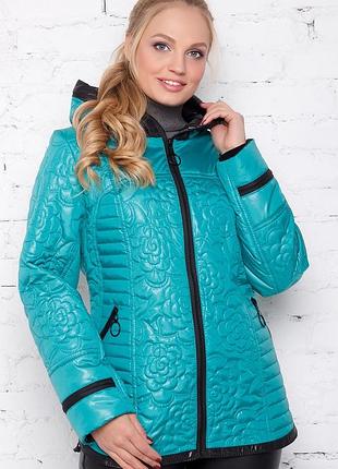 Біла жіноча куртка демісезонна