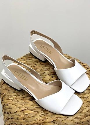 Кожаные босоножки на низких каблуках из натуральной кожи кожаное босоножки на ряду каблуке натуральная кожа