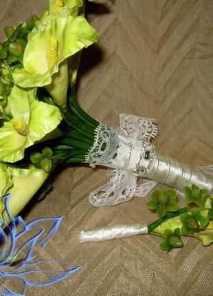 Свадебный букет с цветами кала и гиперикумом + подарок - бутоньерка для284 фото
