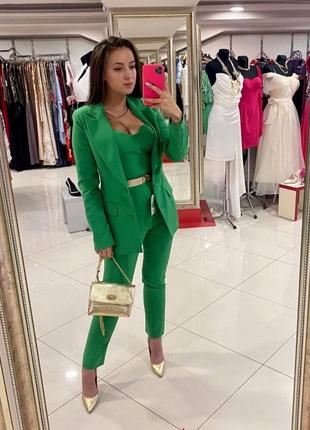 Жіночий костюм