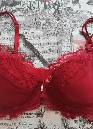 Фірмовий червоний мереживний ліф 75с