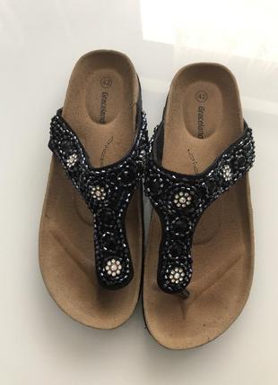 Жіночі шльопанці р 42 graceland