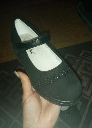 Туфлі для дівчинки5 фото