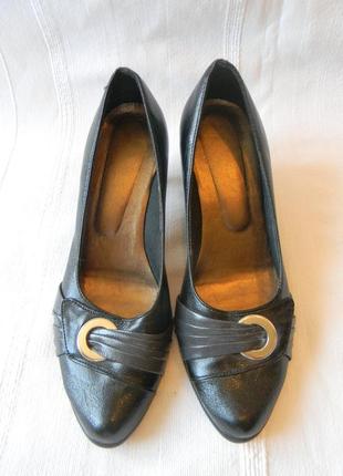 Классические жен.туфли р.37 ст.24см