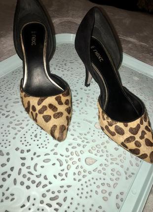 Леопардово - чорні туфлі босоніжки