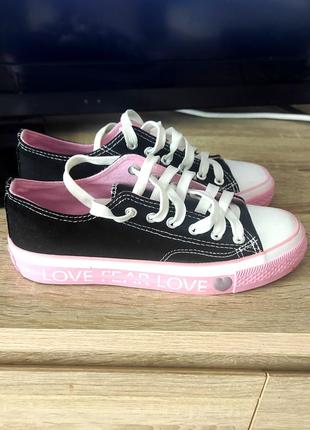 Кеди спортивні