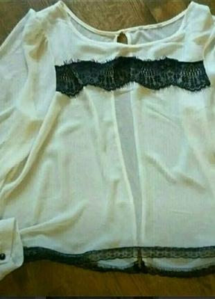 Белая блуза atmosphere  с вырезом на спине