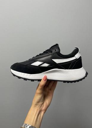 Стильные женские кроссовки reebok classic suede legacy black чёрные с белым6 фото