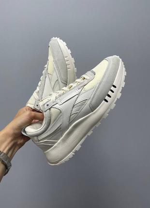 Шикарные женские кроссовки reebok classic leather legacy white olahrada молочные с серым3 фото