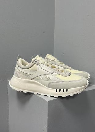 Шикарные женские кроссовки reebok classic leather legacy white olahrada молочные с серым8 фото