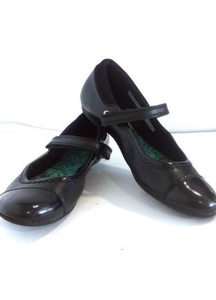 Кожаные туфли на низком ходу от бренда clarks, р.37 код w3716