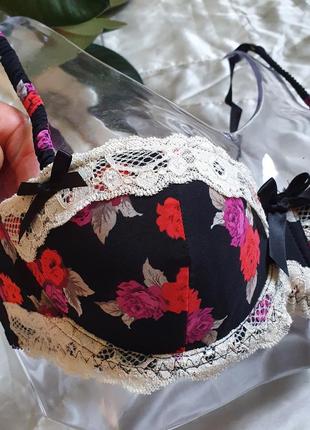 Бюстгальтер шикарной расцветки 75в