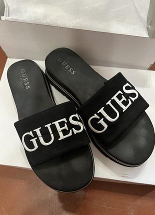 Шлепки guess