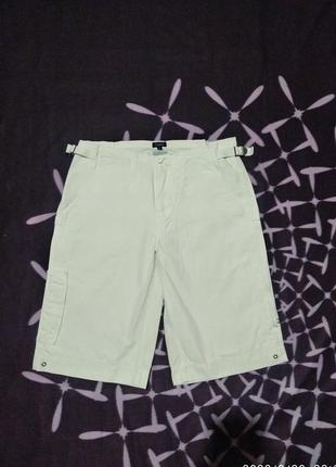 Шорты бриджи белые женские чуть ниже колена