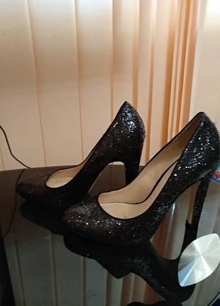 Бомбезные туфли в блестках