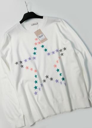 Белый трикотажный свитер в звезды2 фото