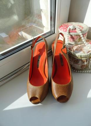 Суперські босоніжки чудовий бренд