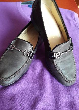 Мокасини коричневого кольору