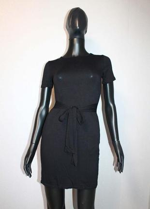 Натуральна чорна базова міні сукня prettylittlething плаття з паском платье под пояс6 фото