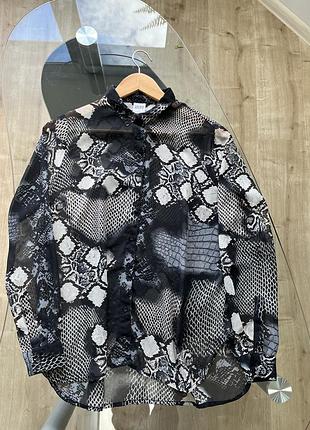 Сорочка прямого крою з пітоновим принтом