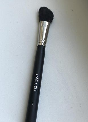 Кисть inglot 2