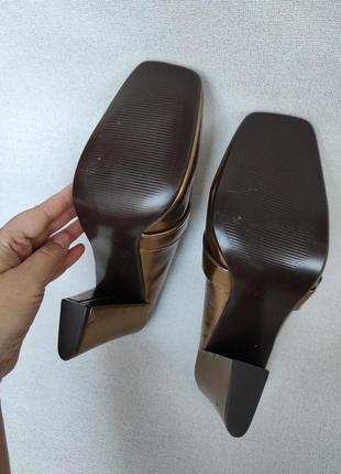 Туфли на широком каблуке без задников с квадратным носком