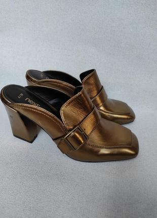 Туфли на широком каблуке без задников с квадратным носком