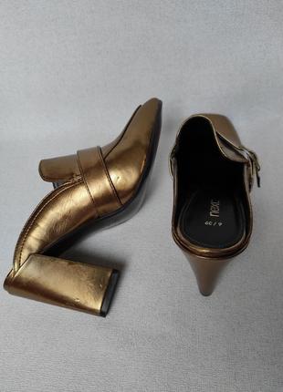 Туфли на широком каблуке без задников с квадратным носком