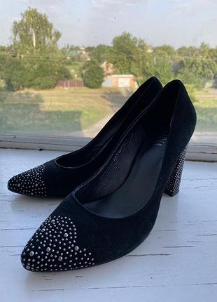 Жіночі туфлі
