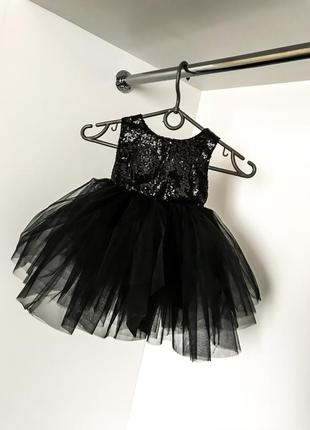 Чёрное детское платье пачка с фатиновоной юбкой с палетками открытая спинка1 фото