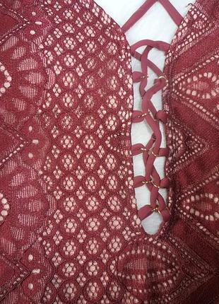 Гарне мереживне боді кольору бургунді primark