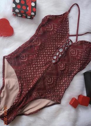 Гарне мереживне боді кольору бургунді primark