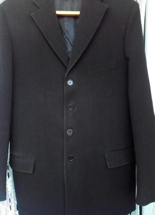 Пиджак на мальчика .