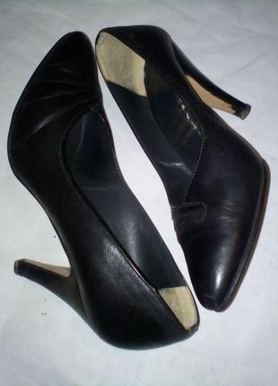 Женские кожаные туфли лодочки  37-38размер, стелька 25см югославия1 фото
