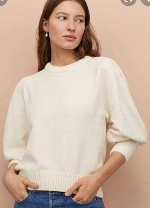 Светер з пишними рукавами
