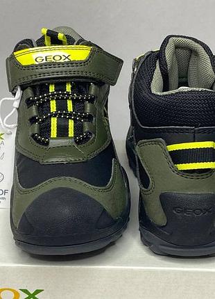 Дитячі утеплені черевики geox savage waterproof 27-32 р демісезонні водонепроникні євро зи...