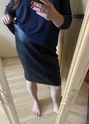 Новая базовая чёрная юбка карандаш по колено от mango из эко кожи 52-54 р7 фото