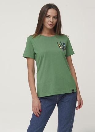 Жіноча повсякденна однотонна футболка бавовняна зеленого кольору з принтом chikiss clv 200/03