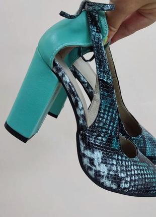 Стильні туфлі з італійської шкіри жіночі на підборах2 фото